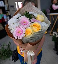 Букет цветов из:  Герберы, Розы и Хризантемы в Николо-Березовка