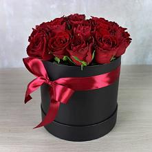 Цветочная композиция из Розы в шляпной коробке в Николо-Березовка
